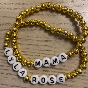 Personalized elastic bracelet with gold beads